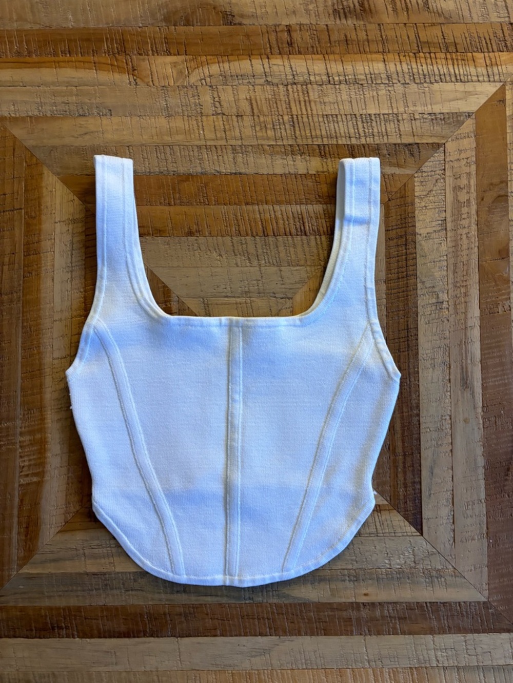 Aritzia Women’s White Square-Neck Tank Top
